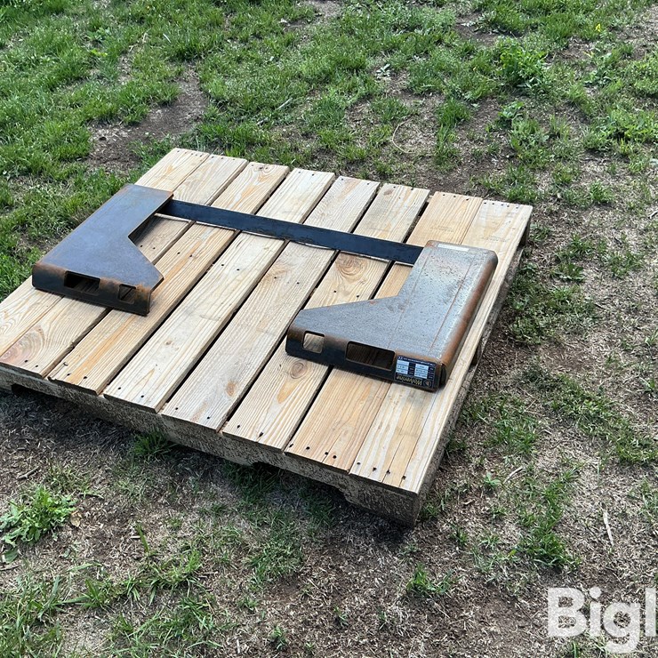 Wolverine QMP1-16-10T Skid Steer Plate