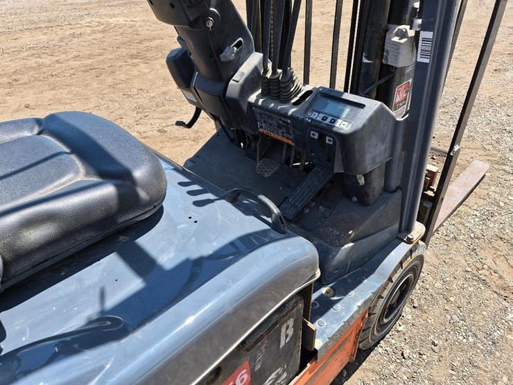 #1374-•-2021-toyota-8fbe18u-forklift-image-13
