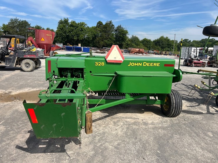 john-deere-328-image-5