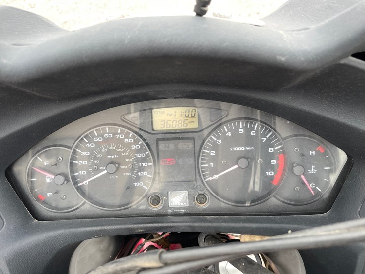 #213-•-2010-honda-touring-(has-a-nm-title)-image-30