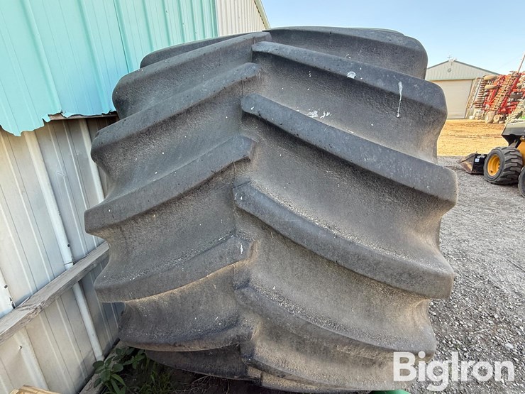firestone-76x50.00-32-flotation-tire-&-rim-image-4