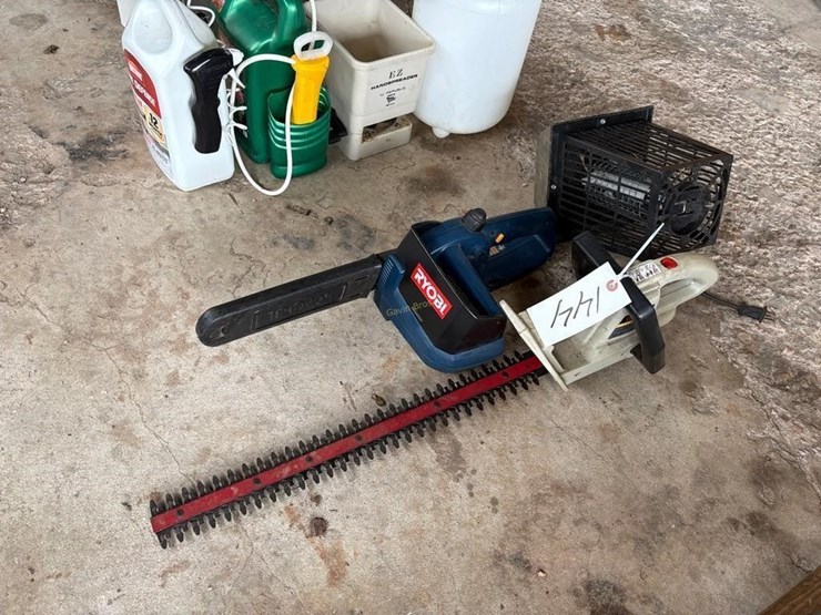 ryobi-saw,-hedge-trimmer,-bug-zapper-image-3