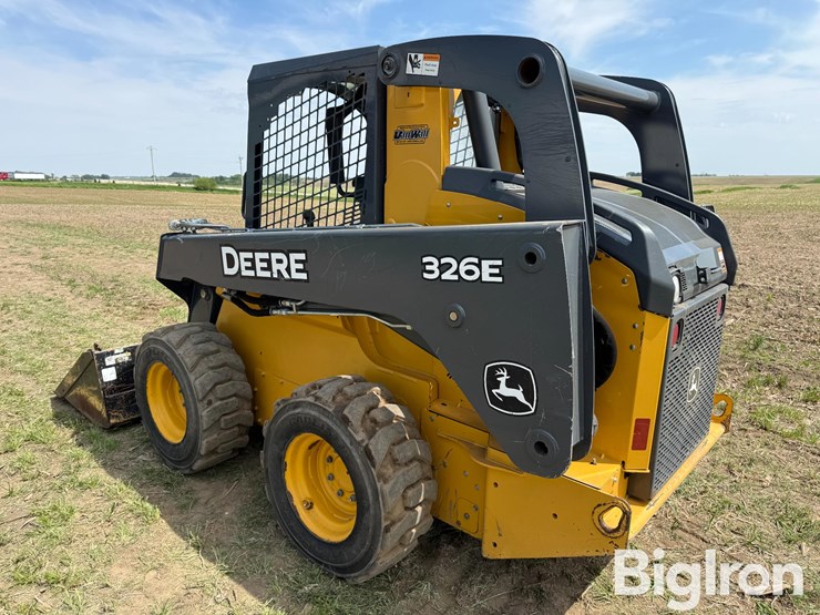 2015-deere-326e-image-7