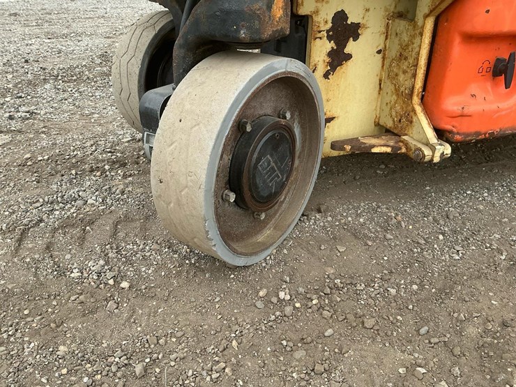 2005-jlg-2030es-image-17