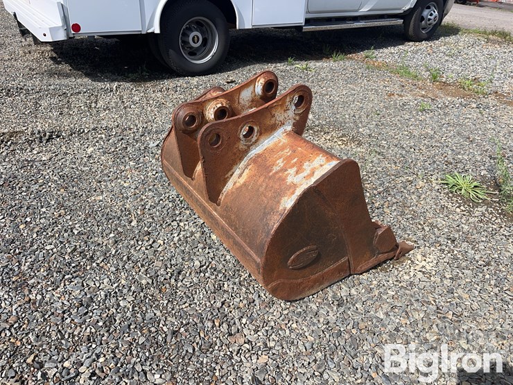 strickland-36"-backhoe-bucket-image-5