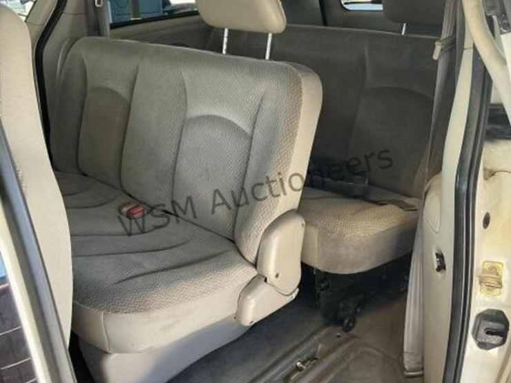 2005-dodge-grand-caravan-image-11