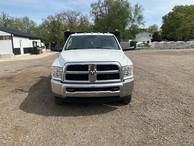 2015-dodge-3500-image-11