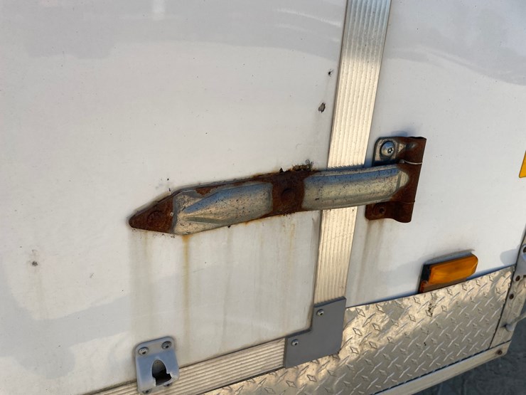 #412-•-2012-middlebury-16'-enclosed-trailer-(has-wi-title)-image-44