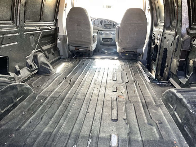 2006-ford-e250-image-14