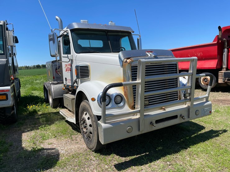 #7024-•-2012-freightliner-coronado-glider-kit-day-cab-semi-(has-wi-title)-(deerbrook,-wi)-image-3