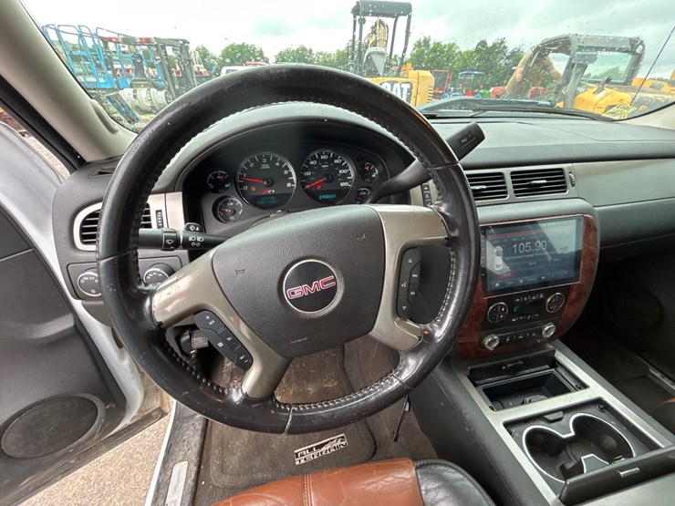 2008-gmc-sierra-1500-image-13