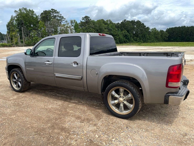 2013-gmc-sierra-1500-sle-image-2