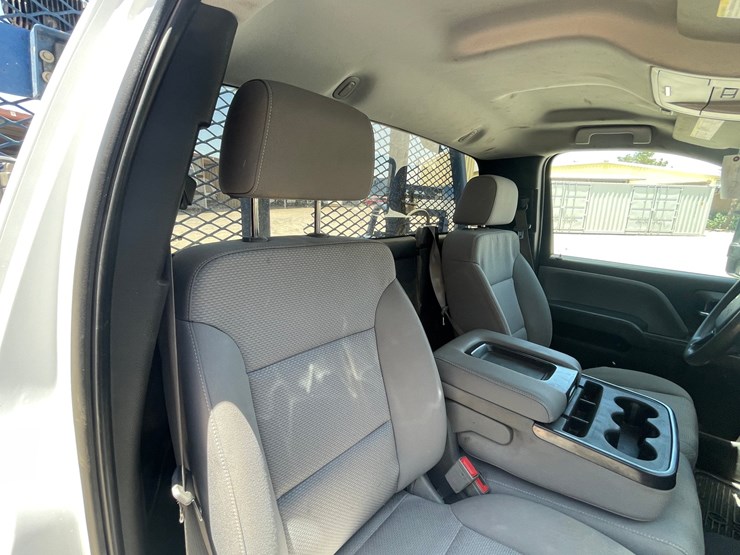2016-chevrolet-silverado-3500-image-36