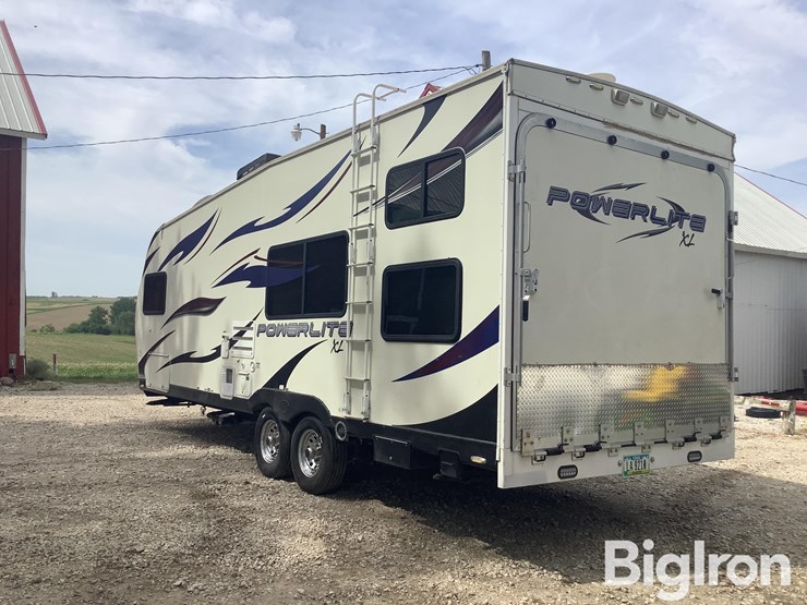 2013-pacific-coach-works-powerlite-toy-hauler/camper-image-7