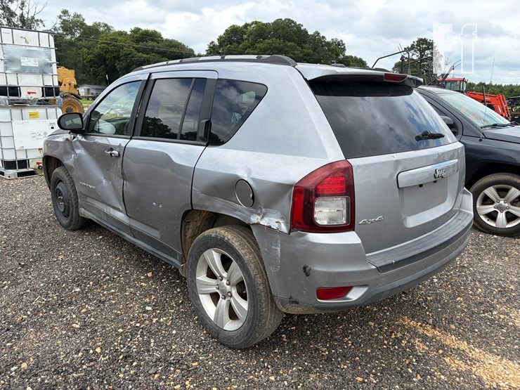 2016-jeep-compass-sport-image-3