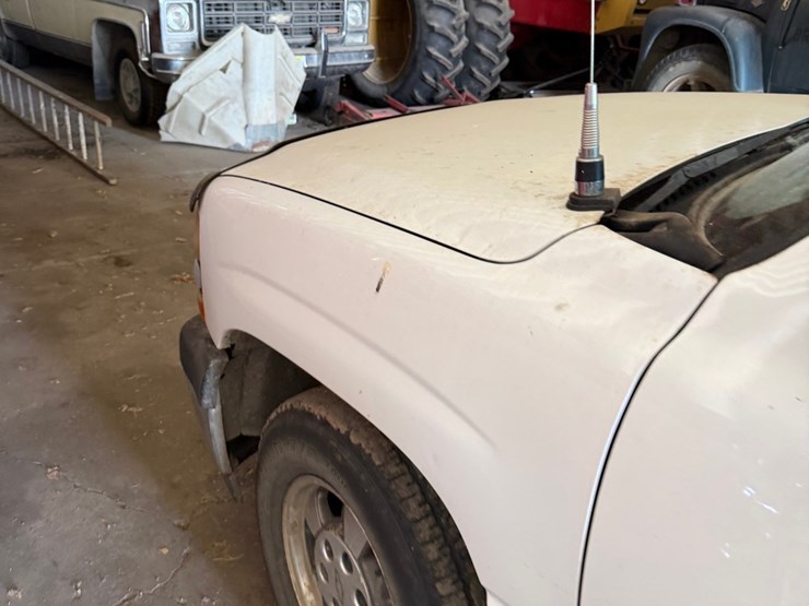 2002-chevy-1/2-ton-long-box-2wd-pickup,-6-cyl-gas,-automatic-transmission-image-29