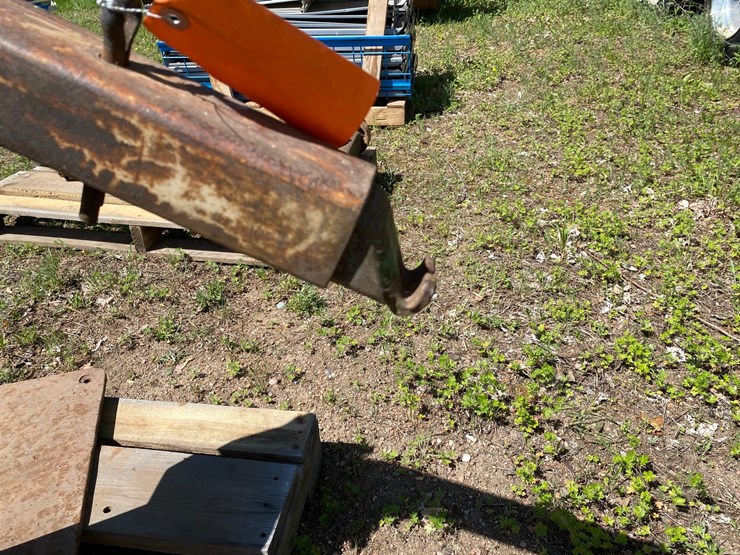 #7448-•-hydraulic-swiveling-cherry-picker-(antigo,-wi)-image-7