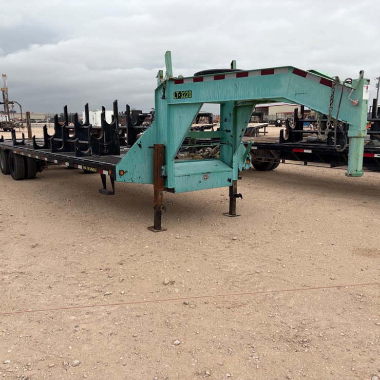 2018 BIG TEX 32’ X 102” T/A GOOSENECK TOOL TRANSPORT TRAILER