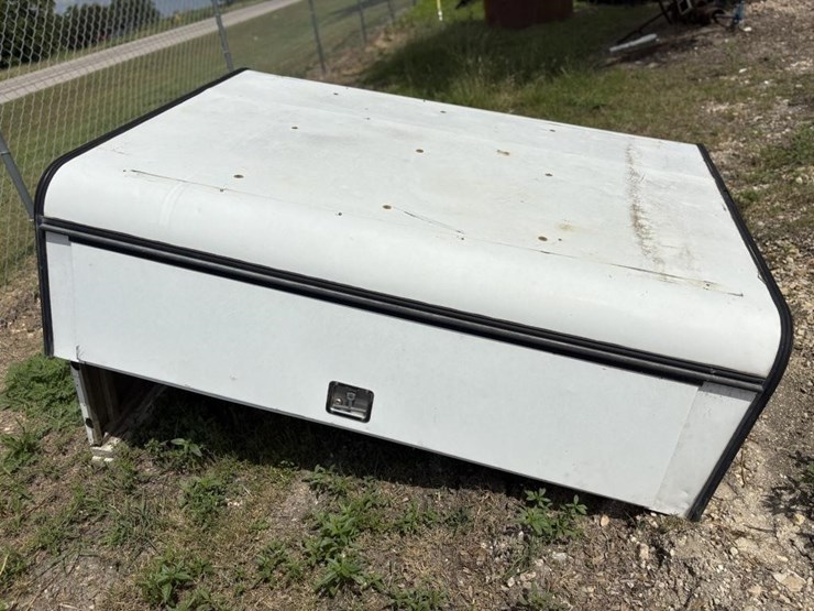 l3---aluminum-camper-shell-image-2