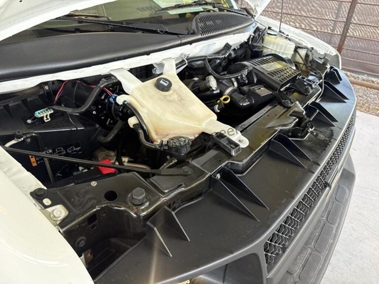 2016-chevrolet-express-2500-image-17