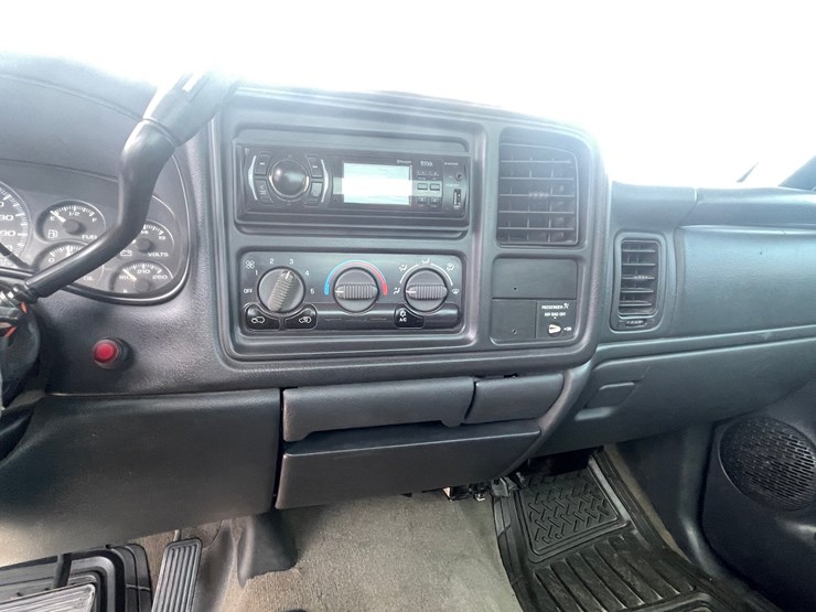 #212-•-2001-chevrolet-silverado-pickup-truck-(has-a-nm-title-image-69