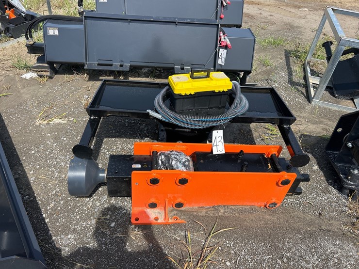 #43-•-skid-steer-post-driver-image-1