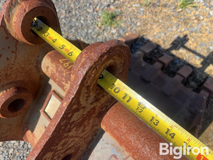 geith-23"-backhoe-bucket-image-18