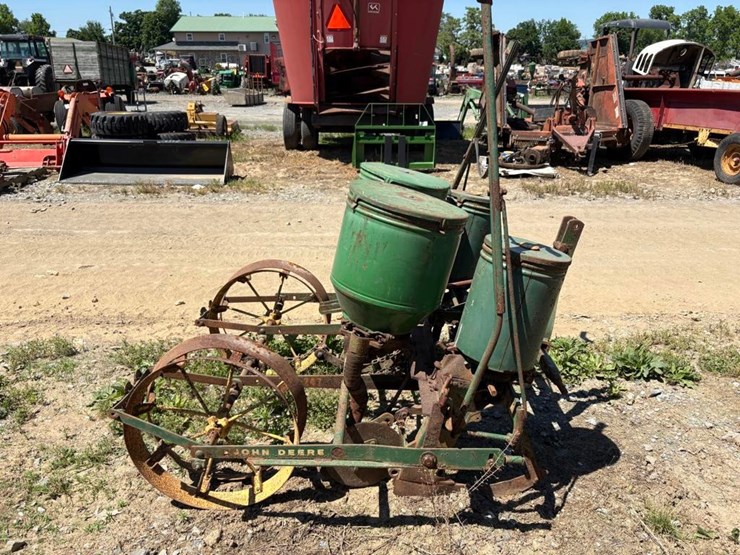 john-deere-246-image-3