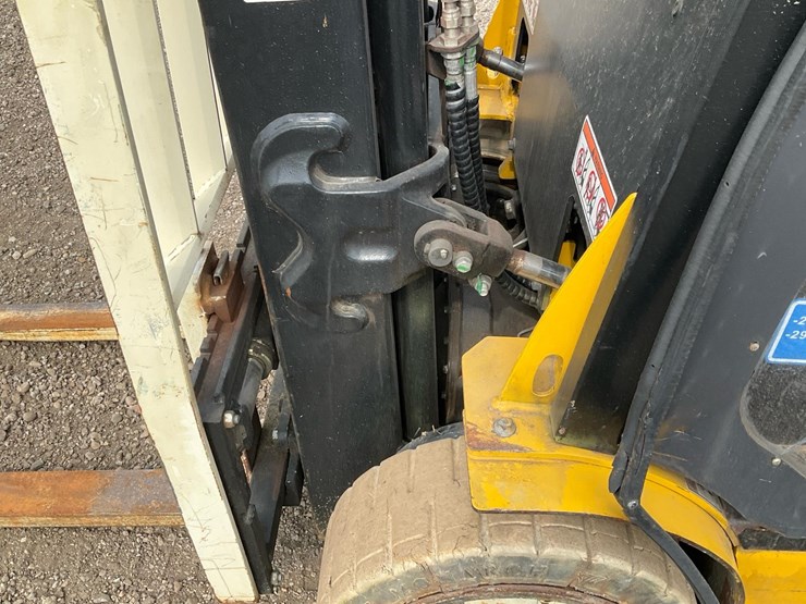 #1358-•-2017-yale-electric-forklift-image-16