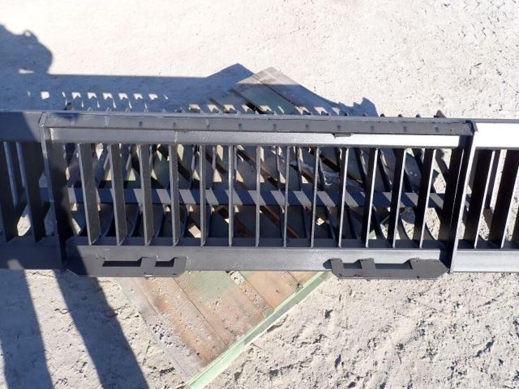 unused-greatbear-66-in.-skid-steer-rock-bucket-image-9