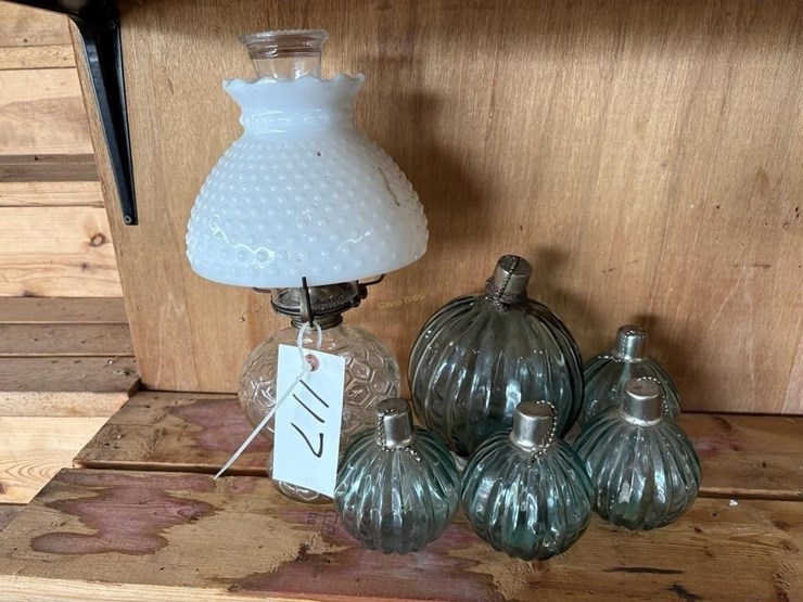 oil-lamp-&-glass-balls-image-1