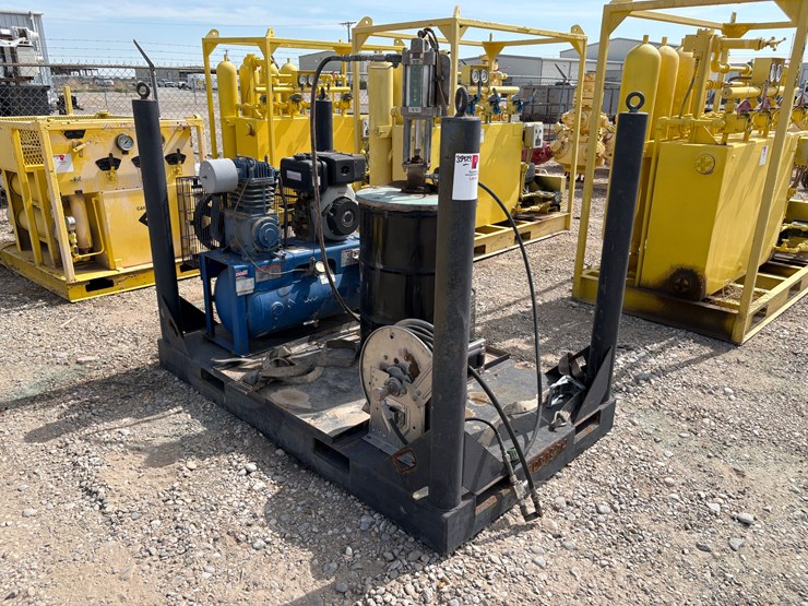 7’-x-4’-pneumatic-grease-pump-skid-image-1