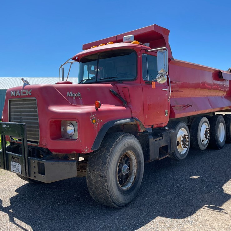 MACK DM688S