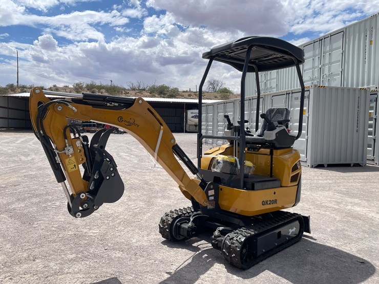#2661-•-unused-cfg-mini-excavator-image-1