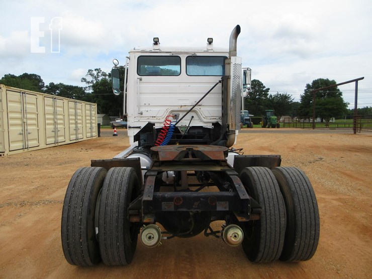 1988-freightliner-flc112-image-3