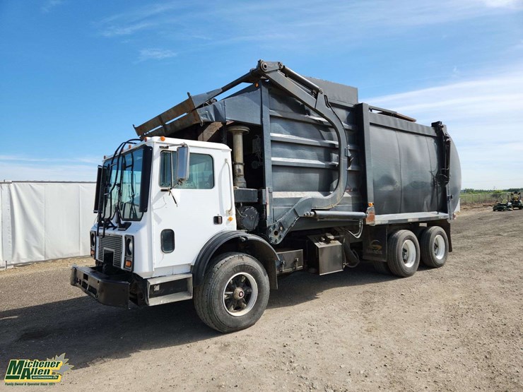1999-mack-mr690s-image-1