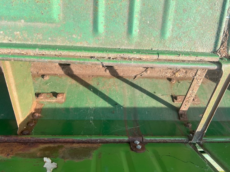 10-john-deere-10-image-14