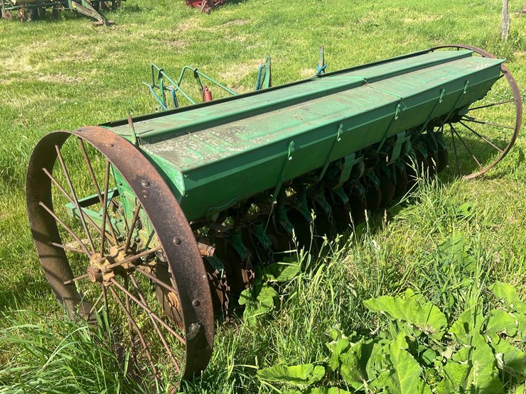 10-john-deere-10-image-2