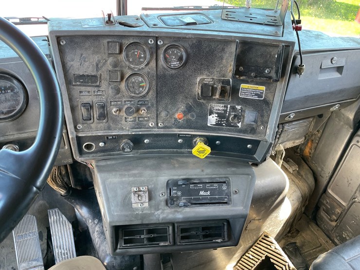 mack-dm688s-image-55