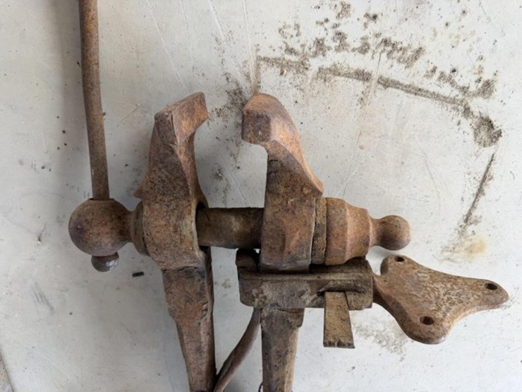 sl--blacksmith-vice-image-4