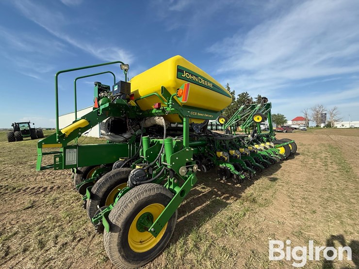 2011-john-deere-1770nt-ccs-image-5