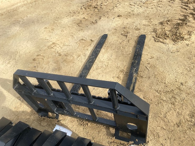 #2175-•-jct-skid-steer-pallet-fork-frame-with-60"-long-tines-image-3