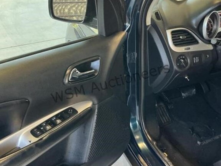 2015-dodge-journey-image-23