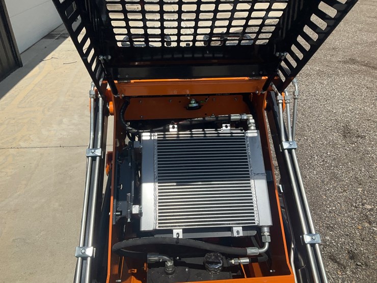 #1001-•-unused-landhero-mini-skid-steer-loader-image-18