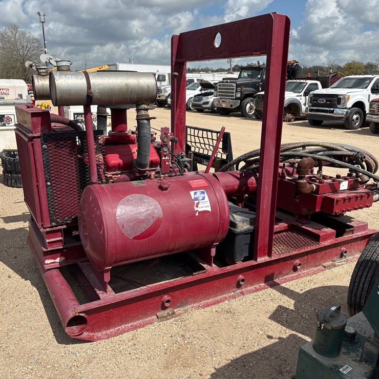 #2752 • TRIPLEX HIGH PRESSURE PUMP