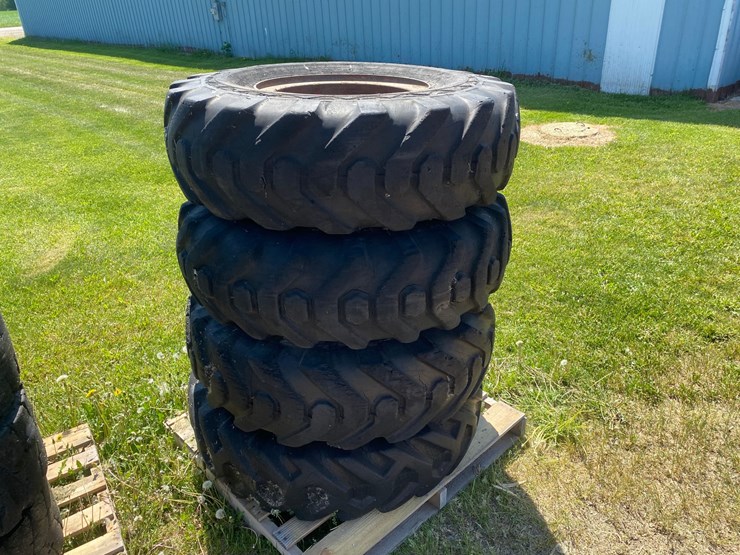 #7066-•-(4)-14.00-20-equipment-tires-on-rims-(deerbrook,-wi)-image-2