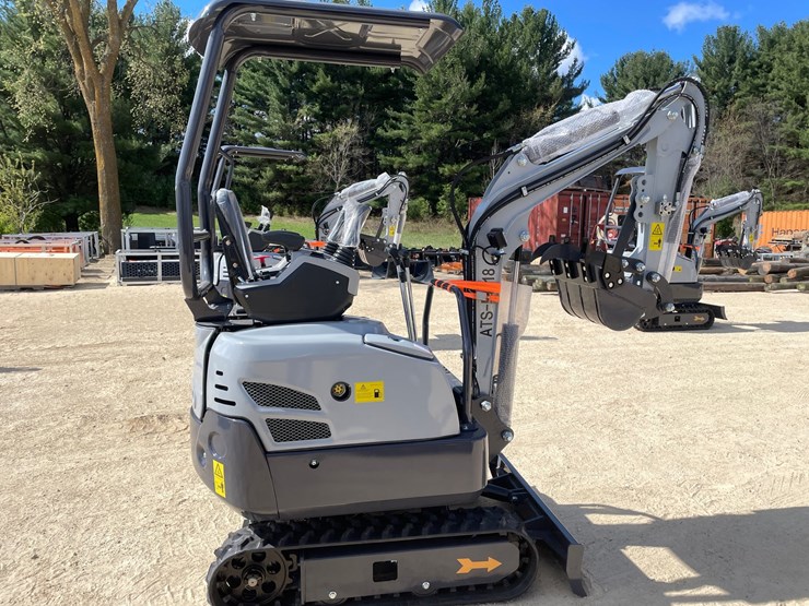 #1110-•-new-ats-me18-mini-excavator-image-3