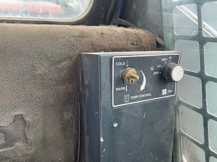 2000-bobcat-873-image-35