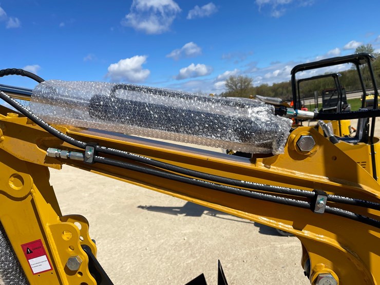 #1100-•-new-ats-rt15r-mini-excavator-image-28