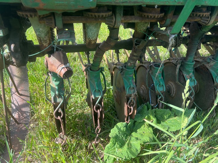 10-john-deere-10-image-9